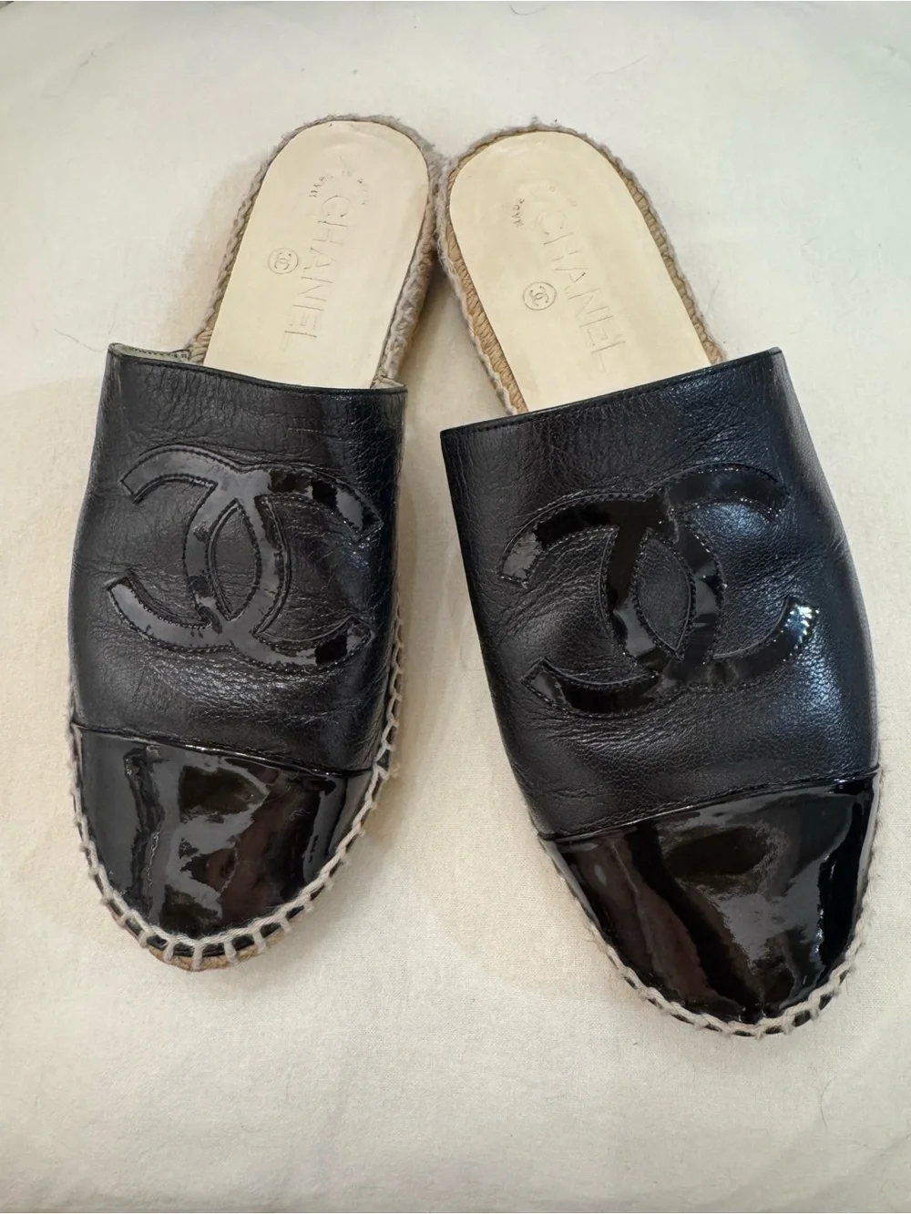 CHANEL Black Leather CC Logo Espadrille Mules